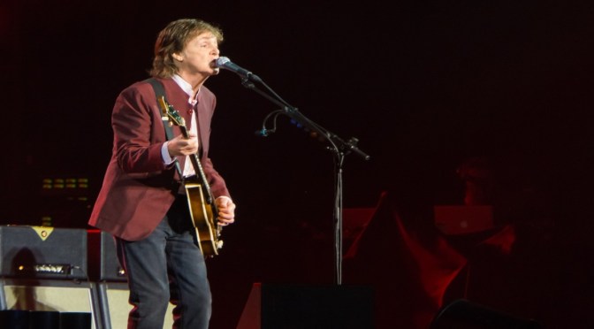 ¿Beatles o Stones? McCartney revive la hoguera